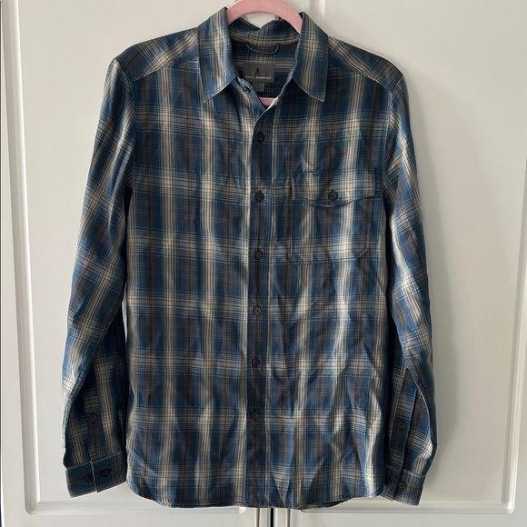 Royal Robbins Other - Royal Robbins Navy Blue Plaid Pocket Long Sleeve Button Down Shirt